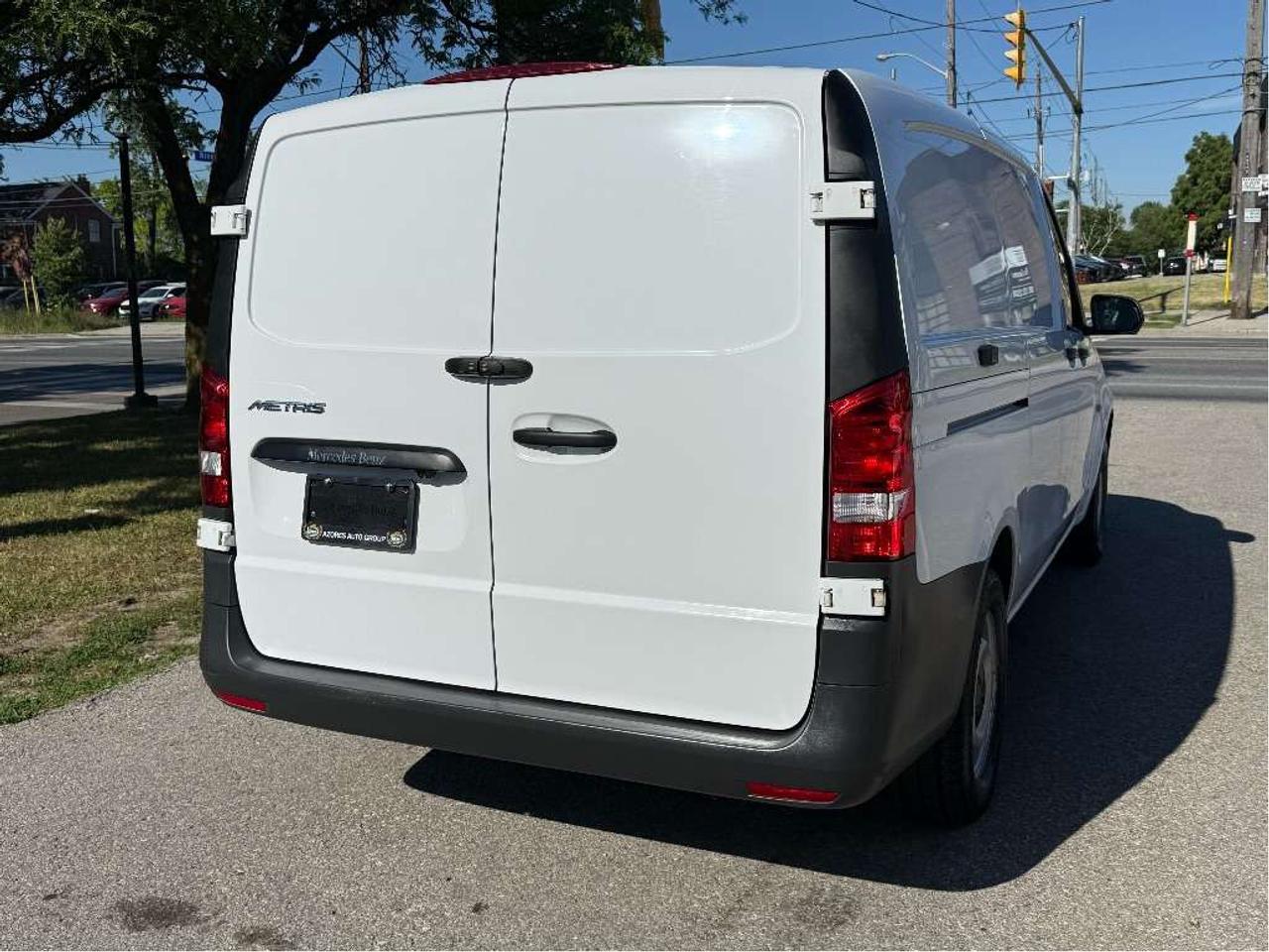 2023 Mercedes-Benz Metris Cargo Van Divider Certified Back Up Camera Low KMs Photo2