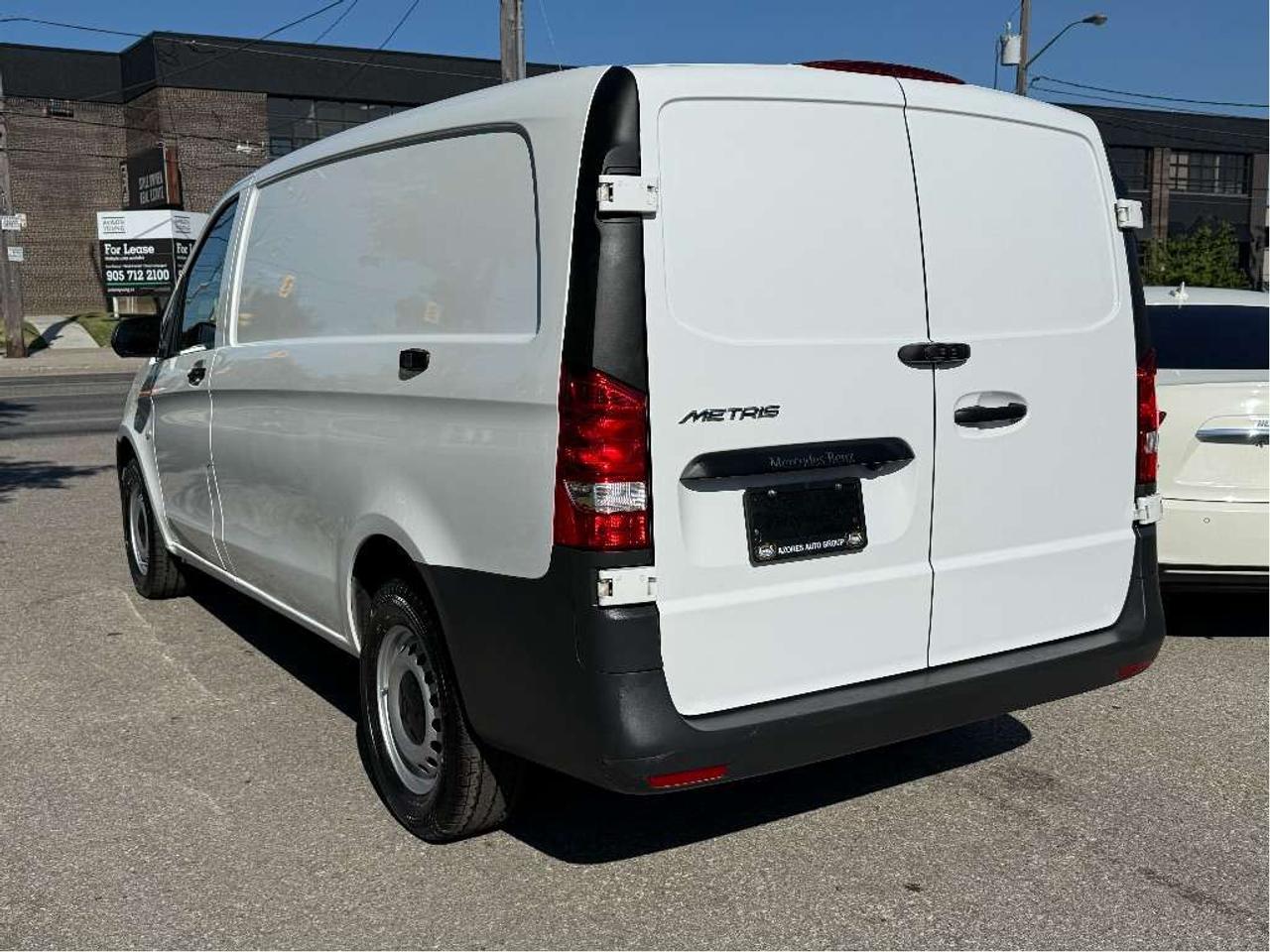 2023 Mercedes-Benz Metris Cargo Van Divider Certified Back Up Camera Low KMs Photo