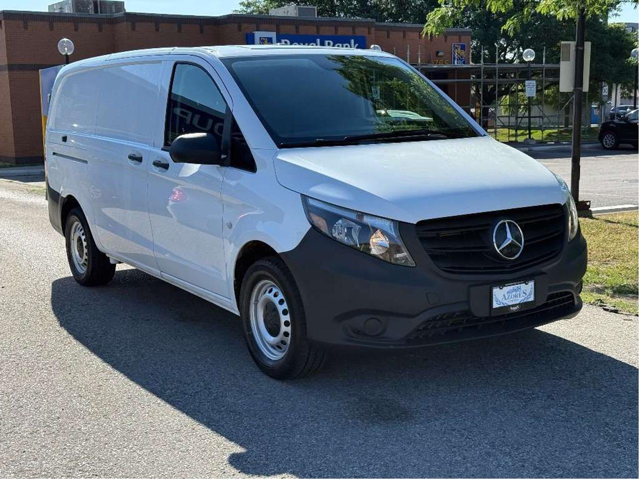 2023 Mercedes-Benz Metris Cargo Van Divider Certified Back Up Camera Low KMs Photo1
