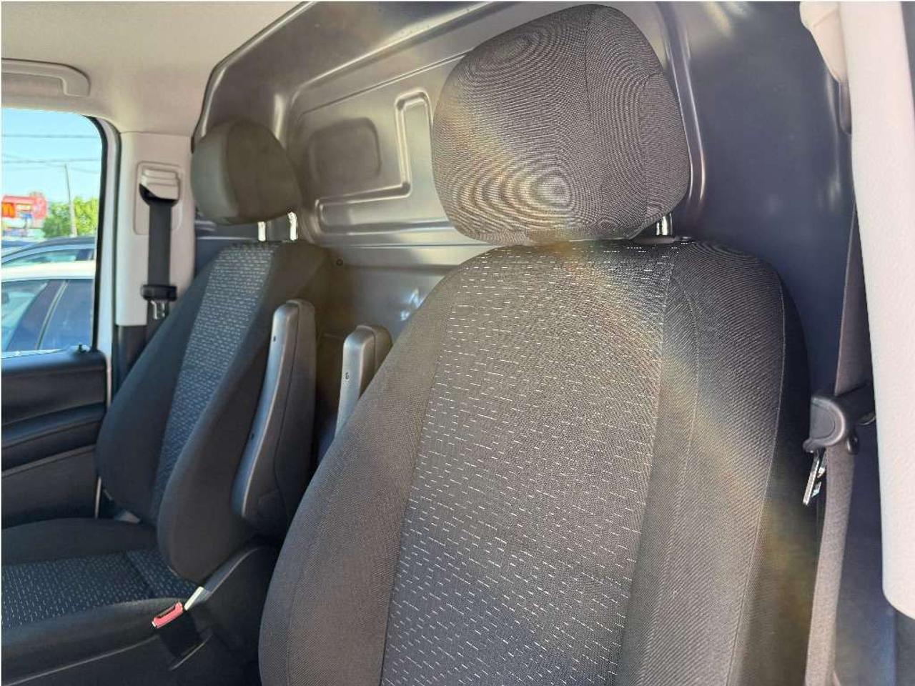 2023 Mercedes-Benz Metris Cargo Van Divider Certified Back Up Camera Low KMs Photo