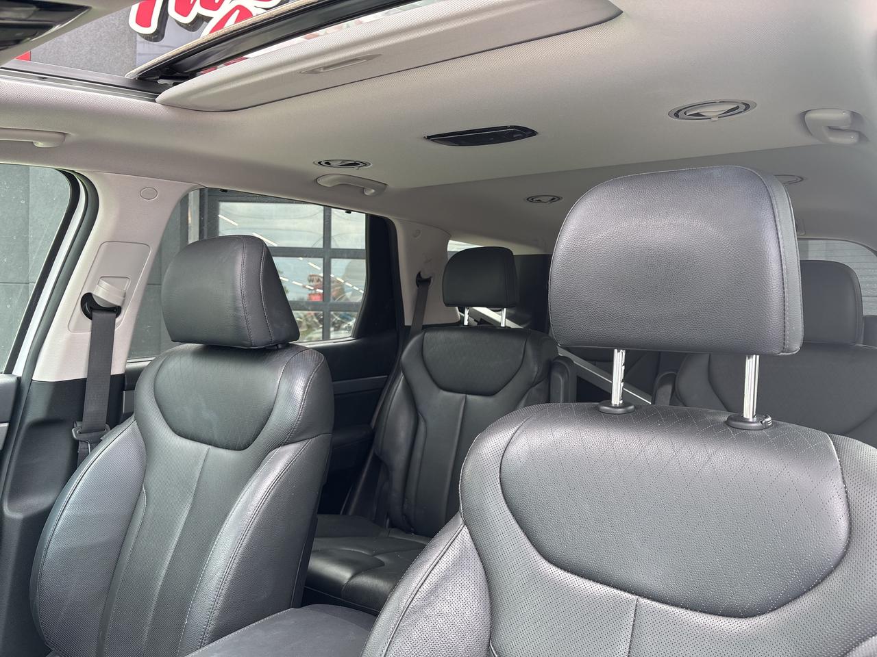 2022 Hyundai PALISADE Luxury AWD 7 Passenger Leather Sunroof Nav Photo