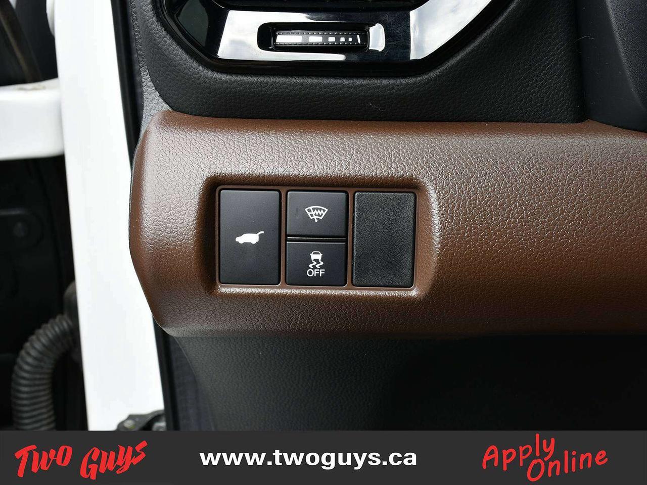2024 Honda Pilot Touring   3.5L AWD   Pano   Brown Leather Photo