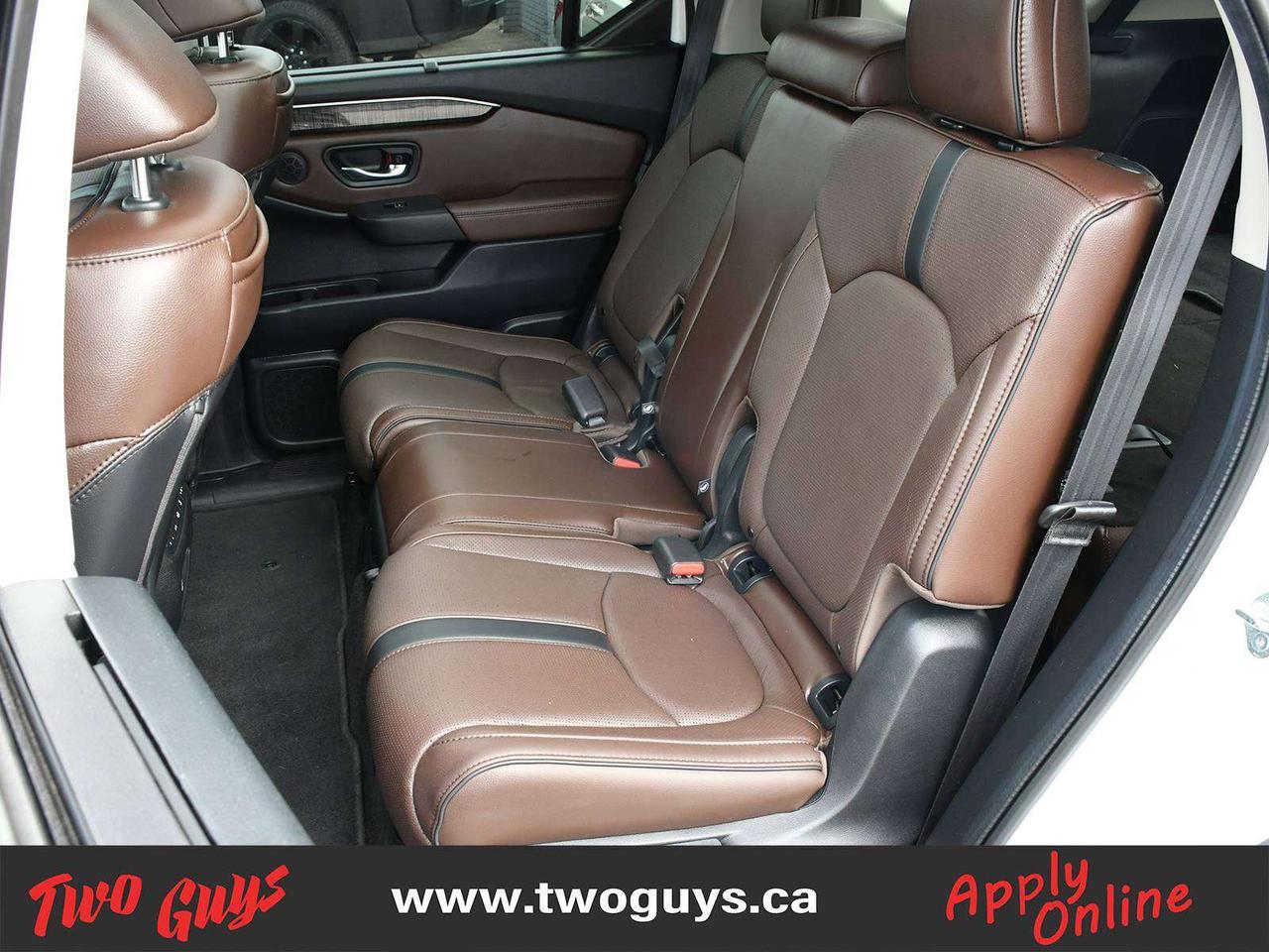 2024 Honda Pilot Touring   3.5L AWD   Pano   Brown Leather Photo