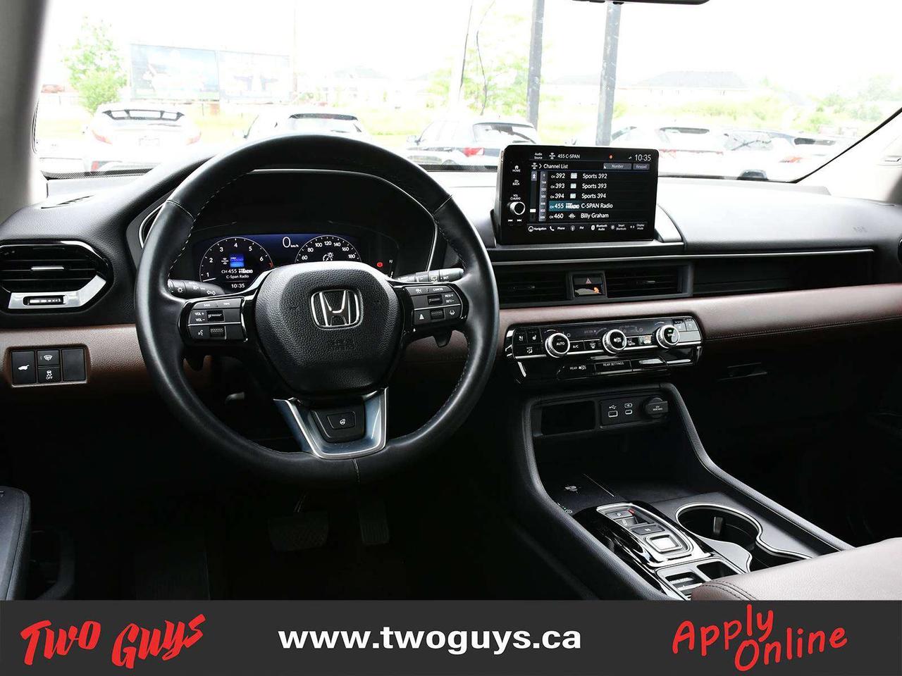 2024 Honda Pilot Touring   3.5L AWD   Pano   Brown Leather Photo