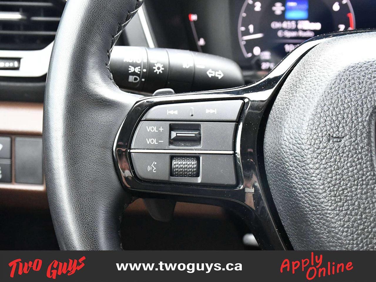 2024 Honda Pilot Touring   3.5L AWD   Pano   Brown Leather Photo