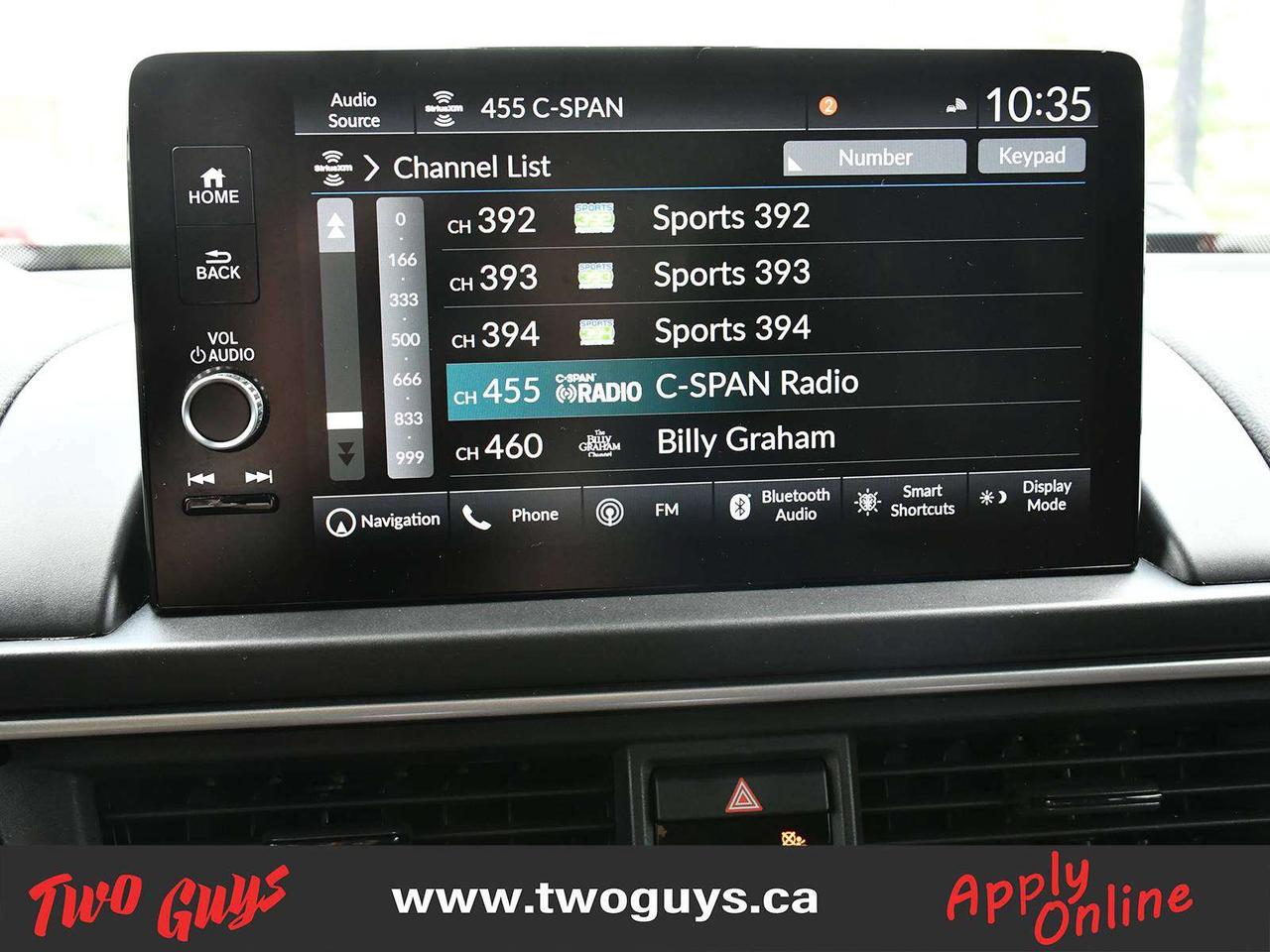 2024 Honda Pilot Touring   3.5L AWD   Pano   Brown Leather Photo