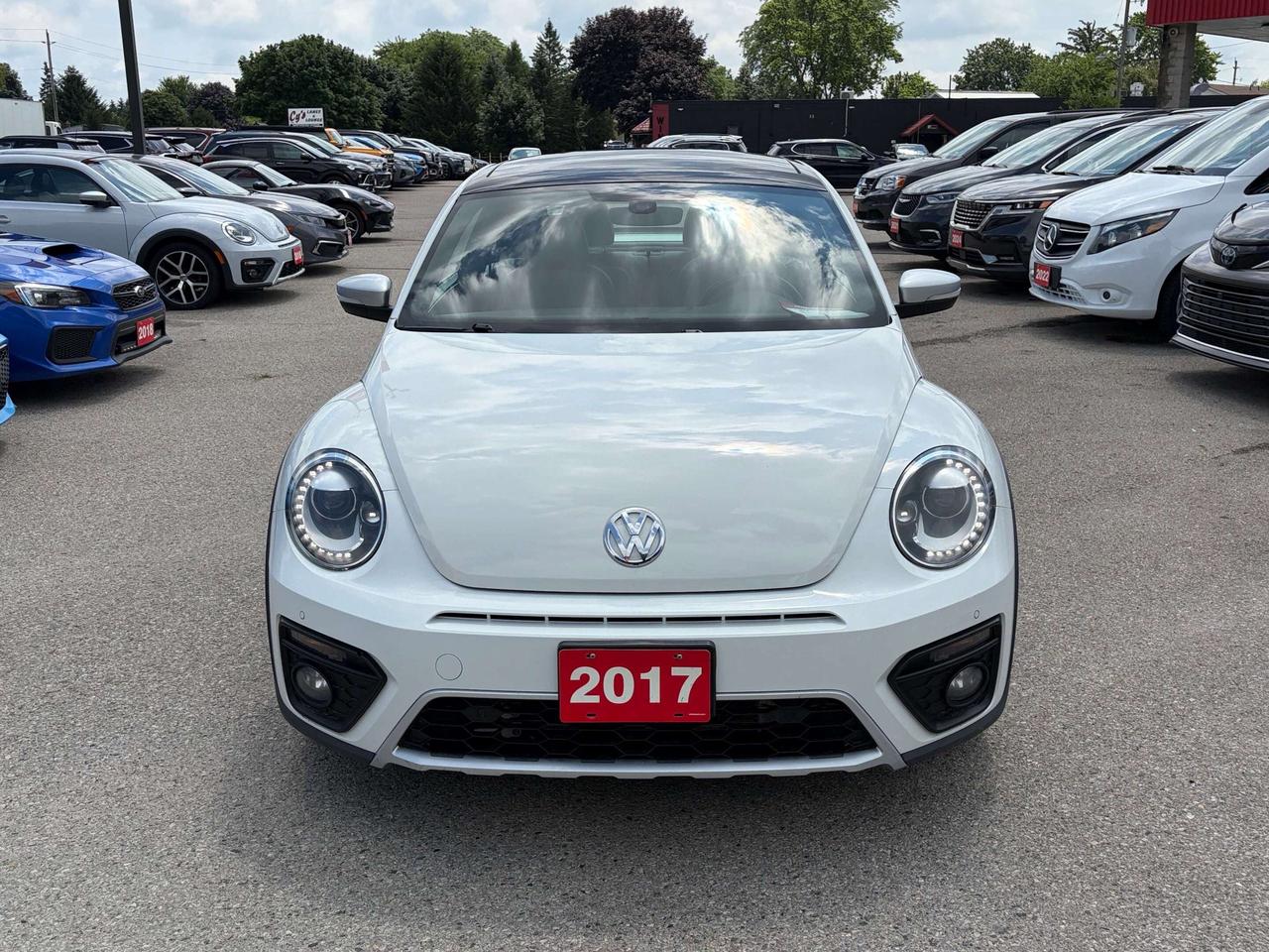 2017 Volkswagen Beetle Coupe DUNE, AUTO, CLEAN CARFAX, HEATED SEATS, SUNROOF! Photo