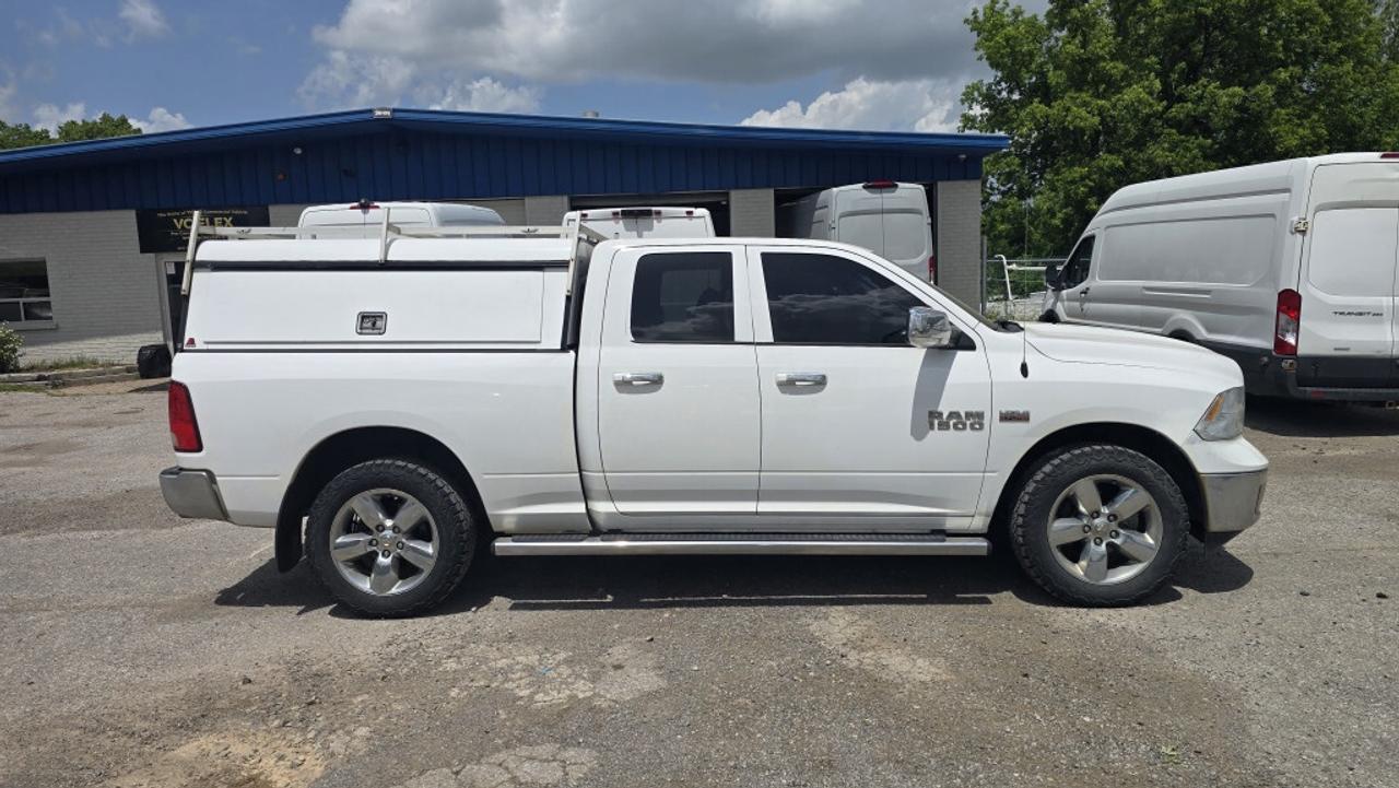 2015 RAM 1500 SLT - QuadCab - 4x4 - 5.7L V8 + Truck Cap Photo