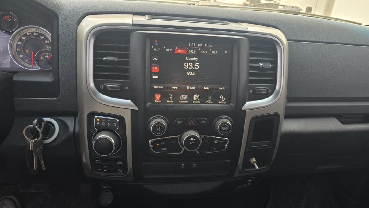 2015 RAM 1500 SLT - QuadCab - 4x4 - 5.7L V8 + Truck Cap Photo