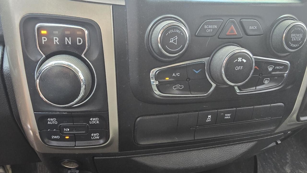 2015 RAM 1500 SLT - QuadCab - 4x4 - 5.7L V8 + Truck Cap Photo