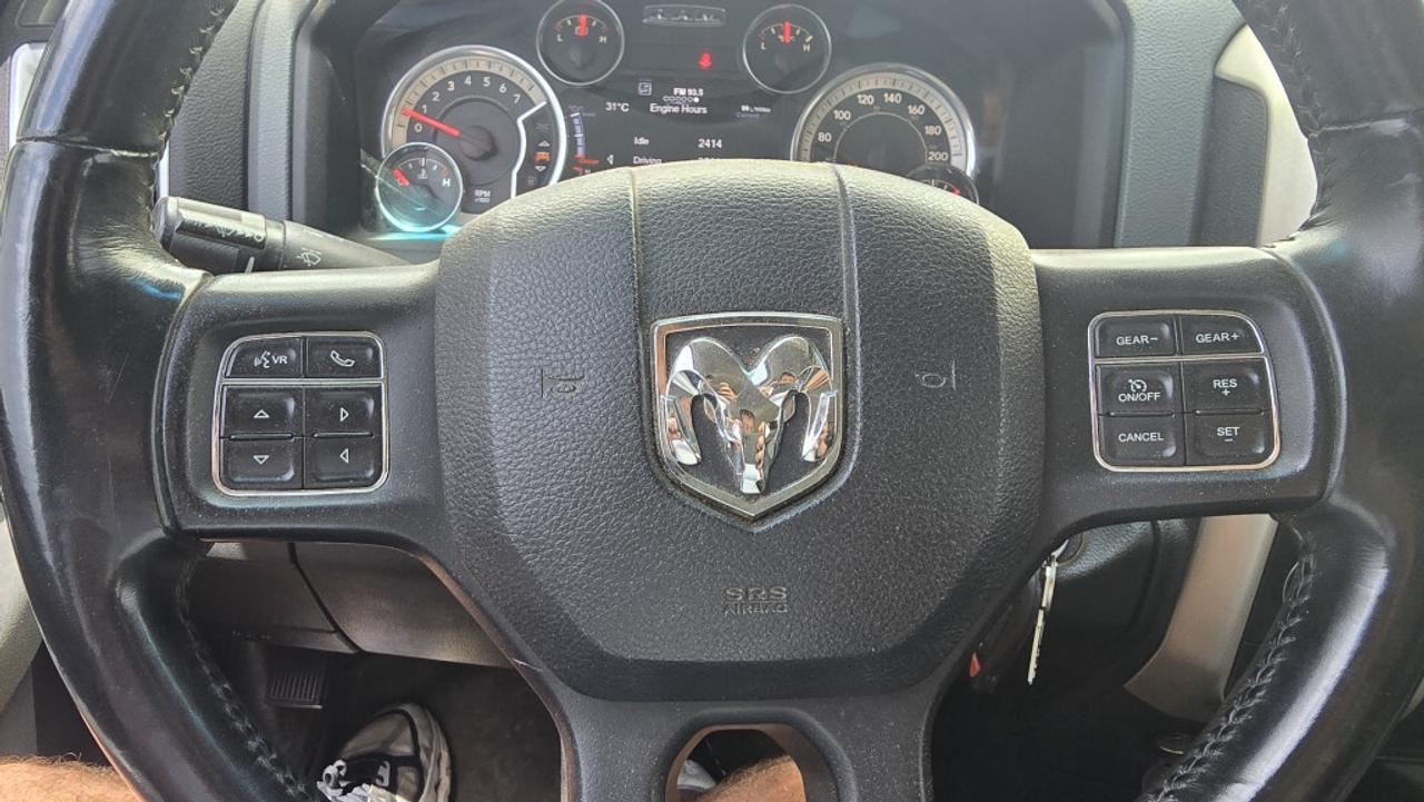 2015 RAM 1500 SLT - QuadCab - 4x4 - 5.7L V8 + Truck Cap Photo