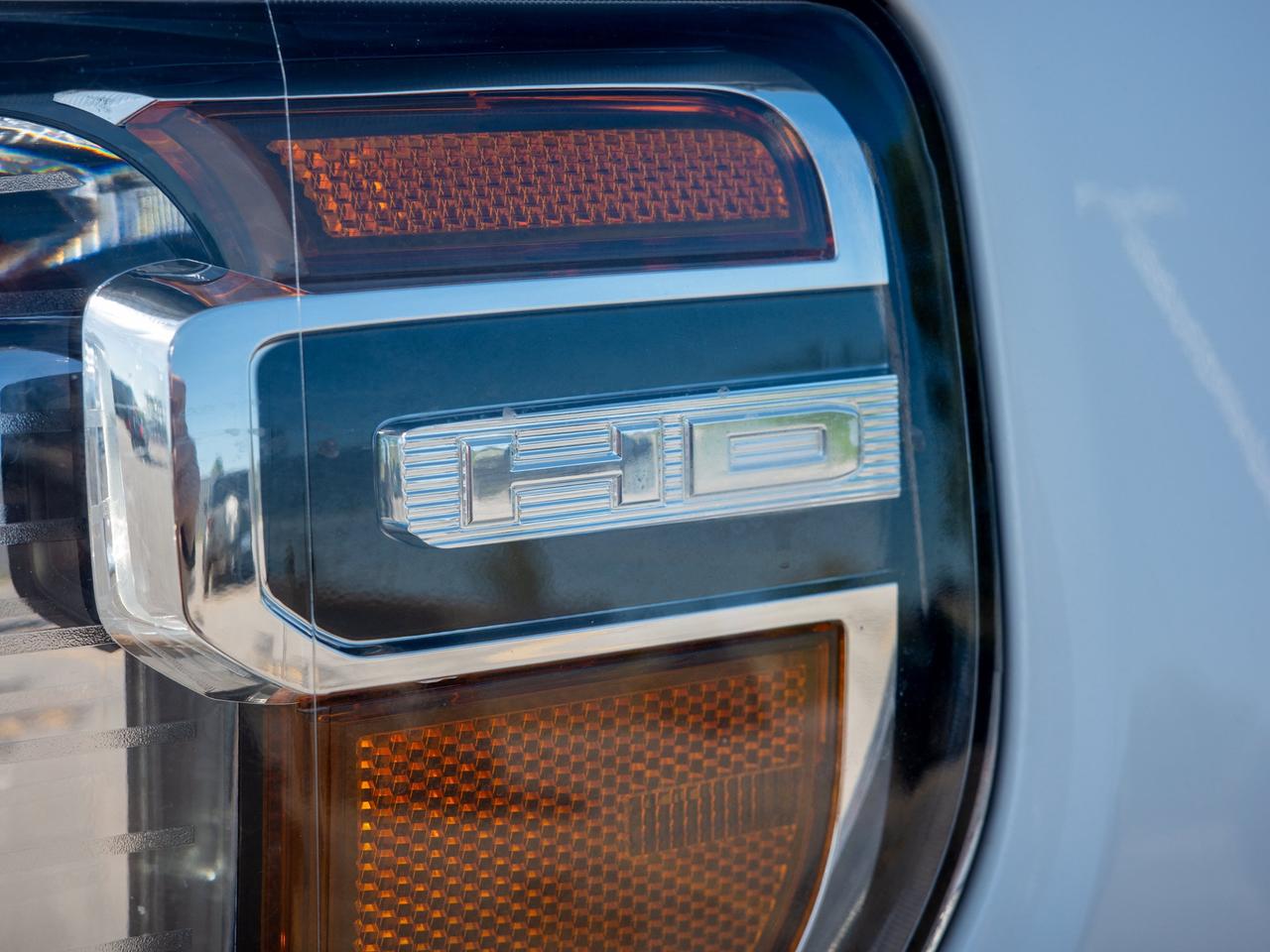 2023 GMC SIERRA 2500HD Denali - Heated Seats   Running Boards Photo
