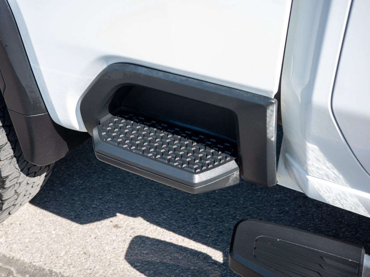 2023 GMC SIERRA 2500HD Denali - Heated Seats   Running Boards Photo