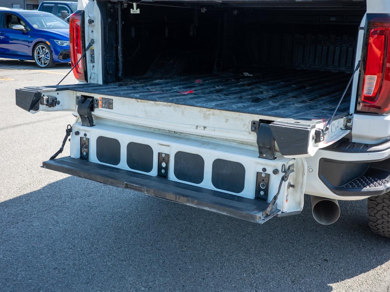 2023 GMC SIERRA 2500HD Denali - Heated Seats   Running Boards Photo