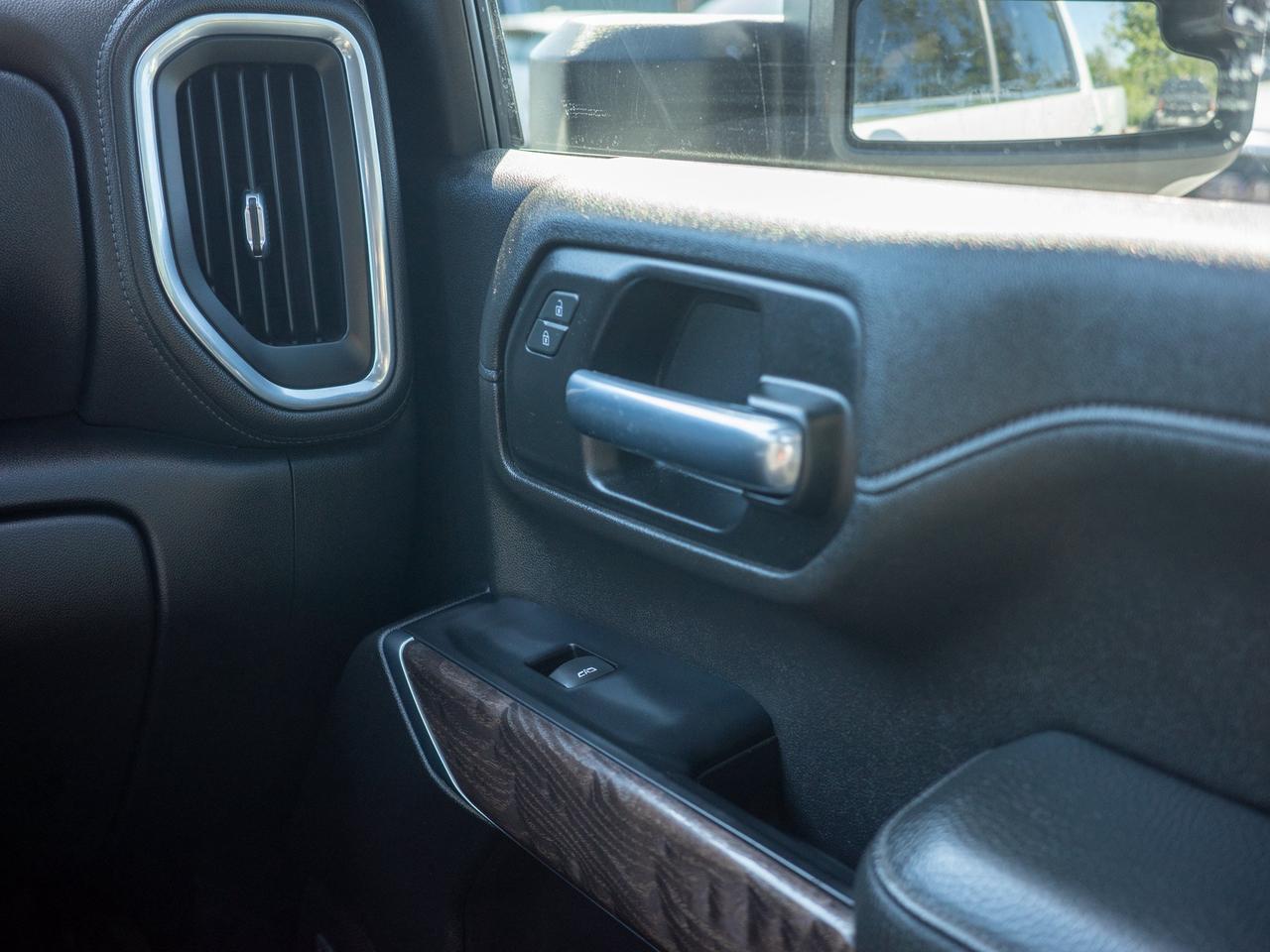 2023 GMC SIERRA 2500HD Denali - Heated Seats   Running Boards Photo