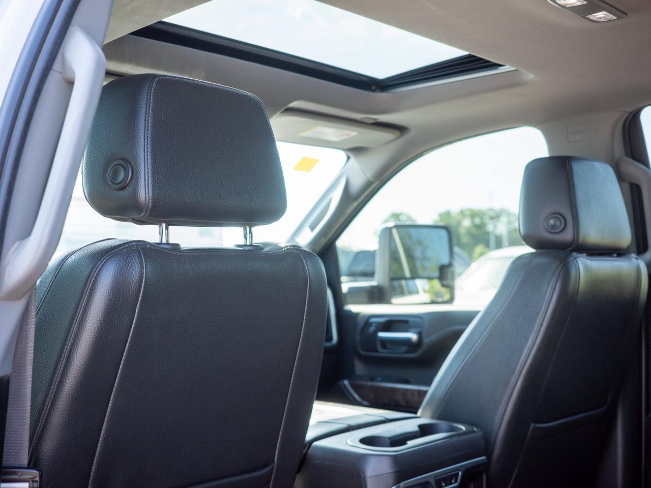 2023 GMC SIERRA 2500HD Denali - Heated Seats   Running Boards Photo