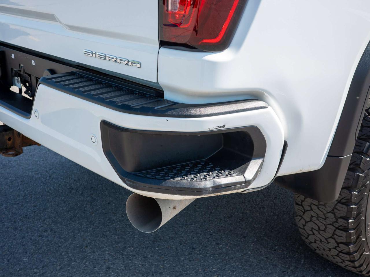 2023 GMC SIERRA 2500HD Denali - Heated Seats   Running Boards Photo