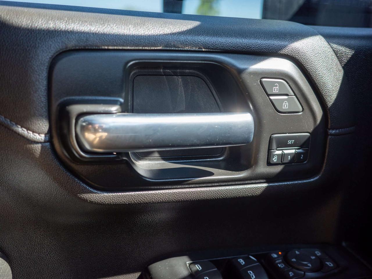 2023 GMC SIERRA 2500HD Denali - Heated Seats   Running Boards Photo