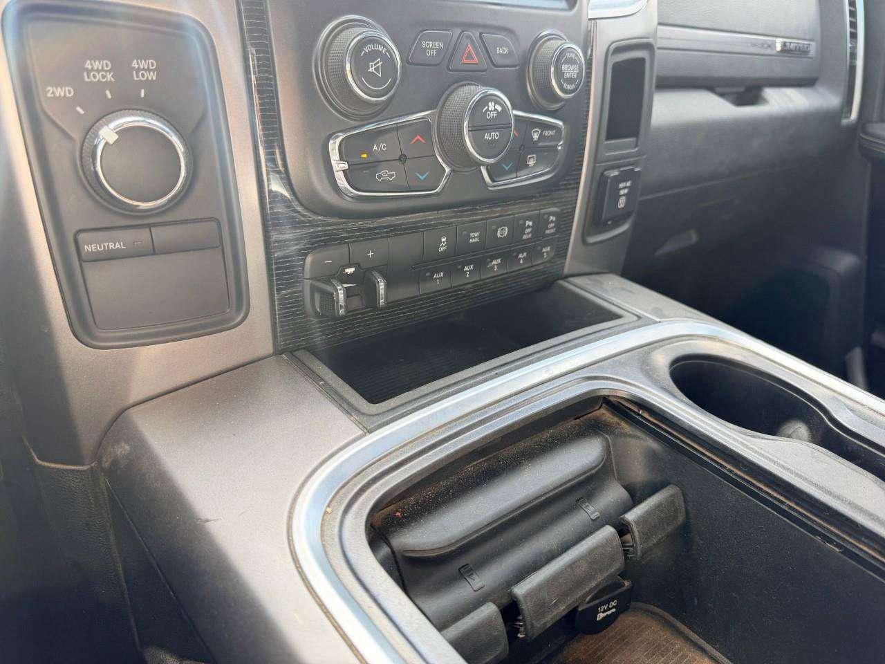 2017 RAM 3500 LARAMIE LIMITED, 6.7L DIESEL, 4X4, MEGA CAB, LEATHER, 1-OWNER, CERTIFIED AS-TRADED! Photo