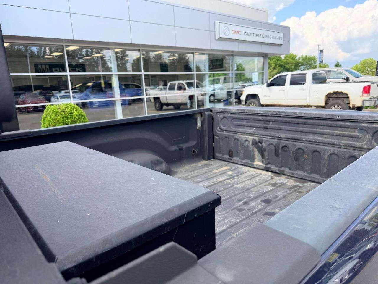 2017 RAM 3500 LARAMIE LIMITED, 6.7L DIESEL, 4X4, MEGA CAB, LEATHER, 1-OWNER, CERTIFIED AS-TRADED! Photo