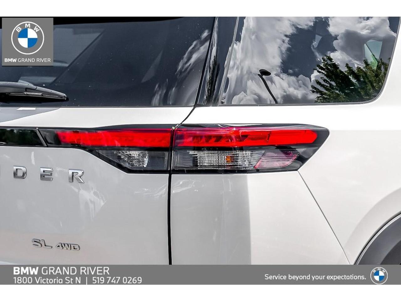 2022 Nissan Pathfinder SL 4dr 4x4 Photo