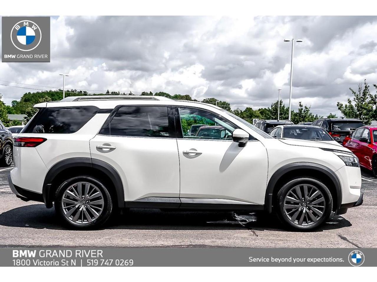 2022 Nissan Pathfinder SL 4dr 4x4 Photo