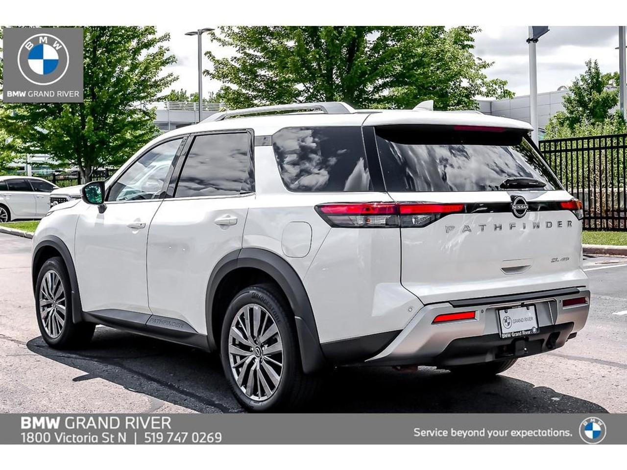 2022 Nissan Pathfinder SL 4dr 4x4 Photo