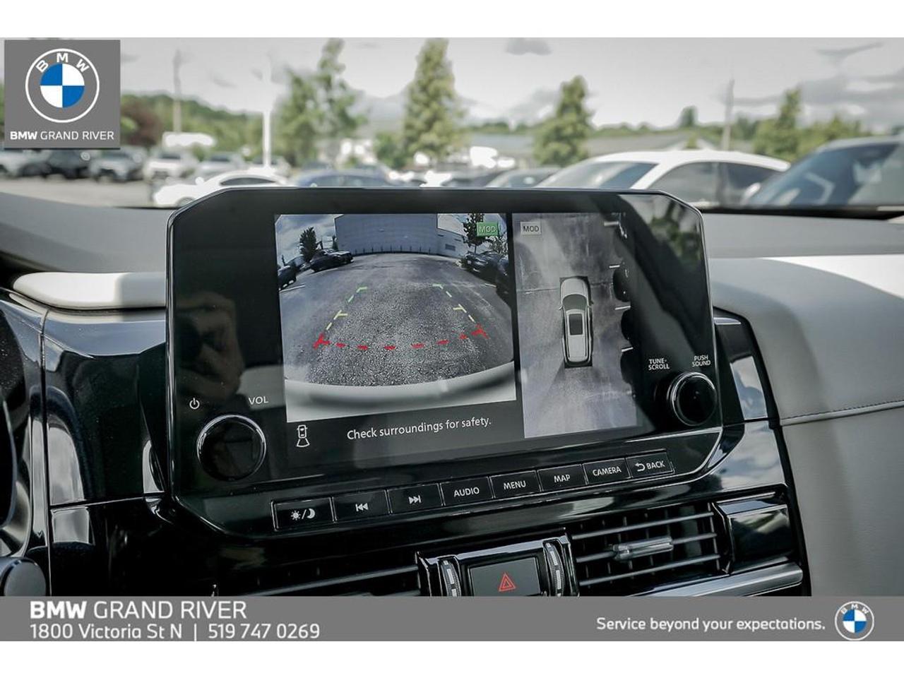 2022 Nissan Pathfinder SL 4dr 4x4 Photo