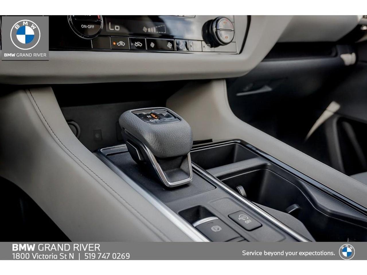 2022 Nissan Pathfinder SL 4dr 4x4 Photo