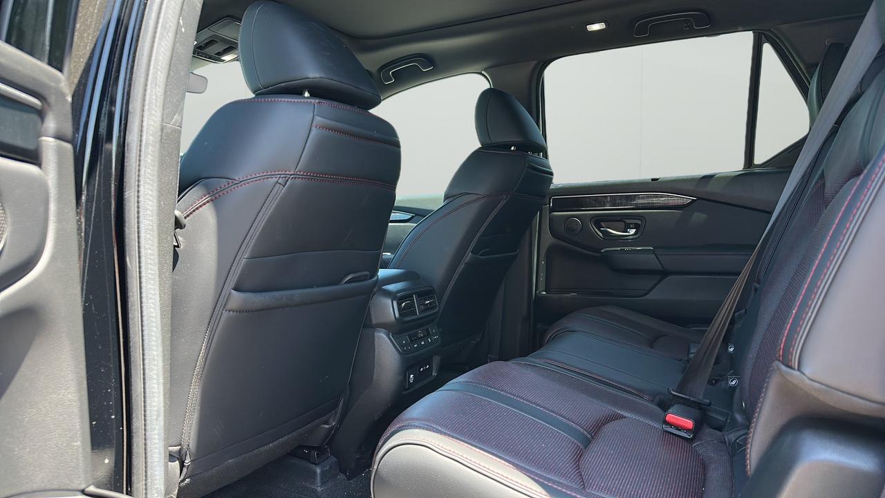 2025 Honda Pilot Black Edition AWD Photo