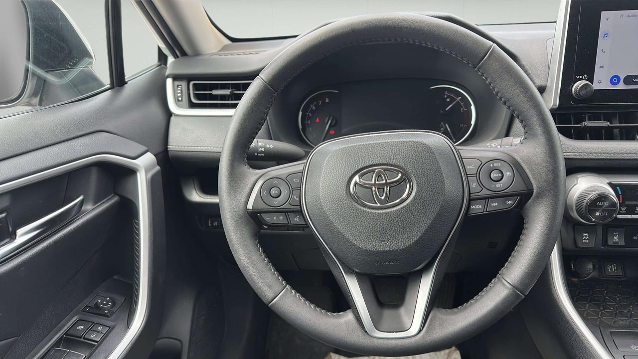 2024 Toyota RAV4 XLE Photo