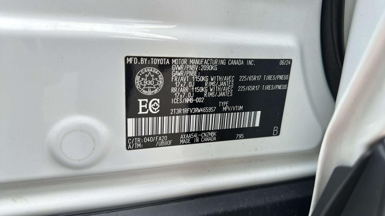 2024 Toyota RAV4 XLE Photo