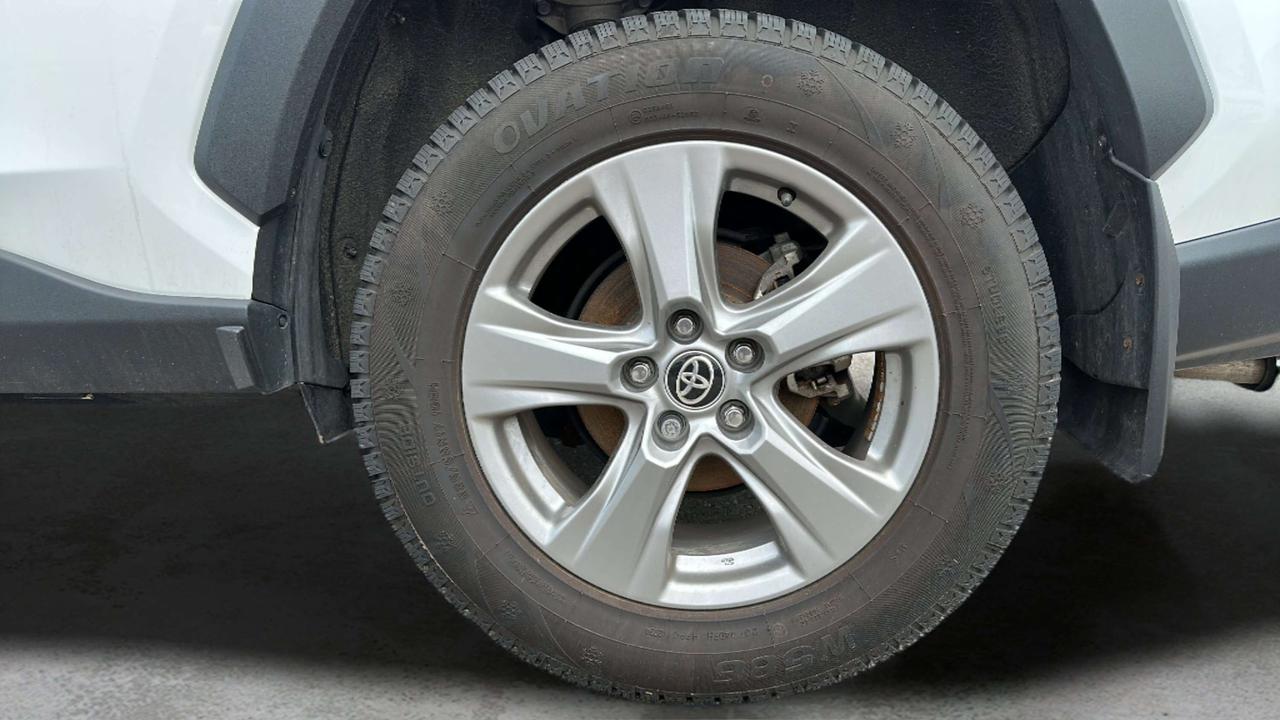 2024 Toyota RAV4 XLE Photo