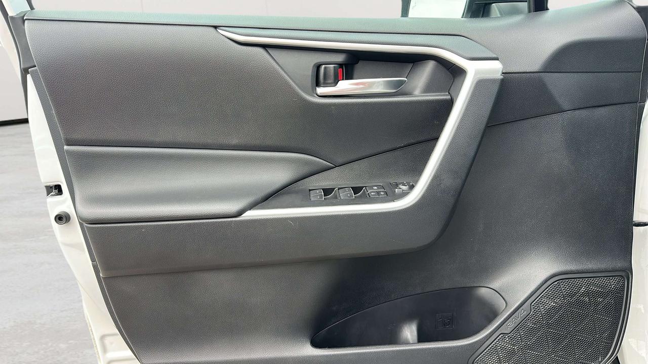 2024 Toyota RAV4 XLE Photo