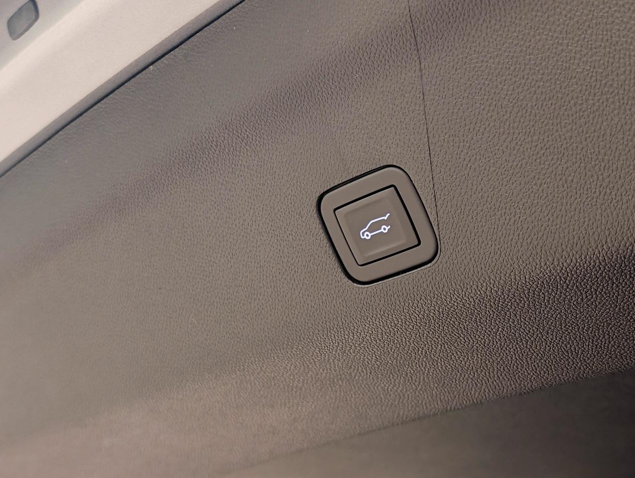 2026 GMC Yukon Denali Photo