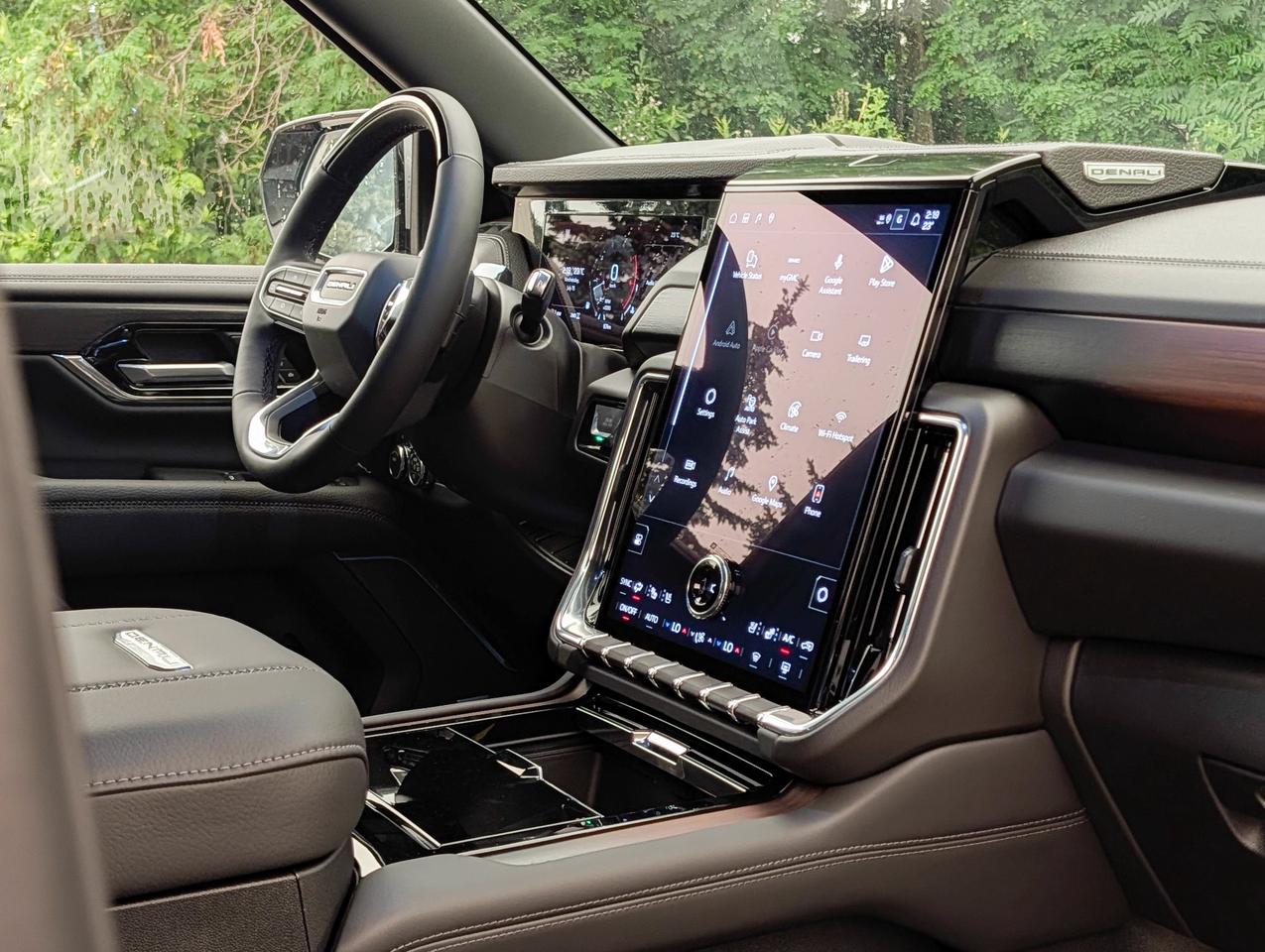 2026 GMC Yukon Denali Photo