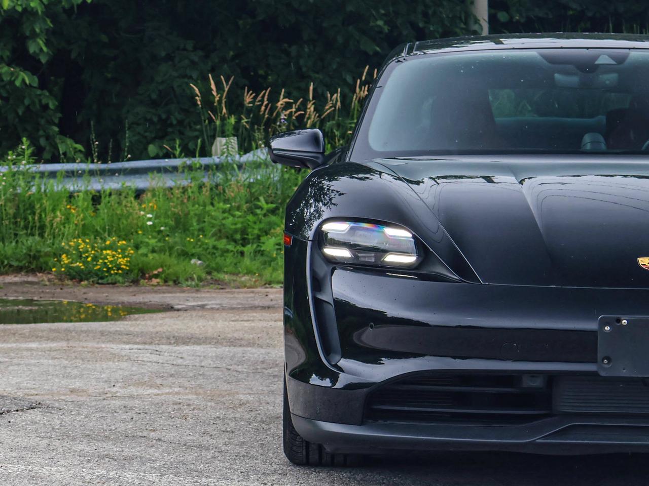 2021 Porsche Taycan 4S Photo4