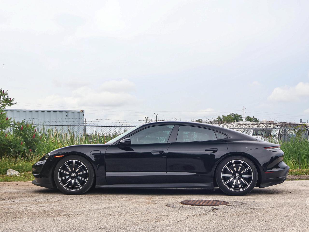 2021 Porsche Taycan 4S Photo