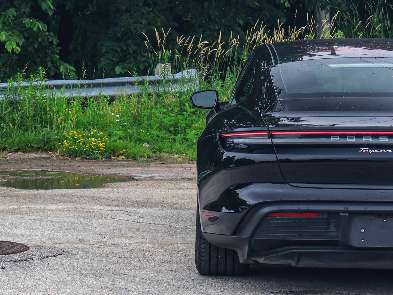 2021 Porsche Taycan 4S Photo