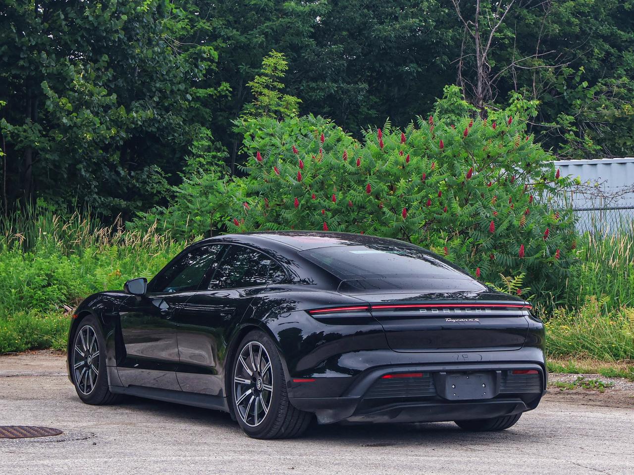 2021 Porsche Taycan 4S Photo
