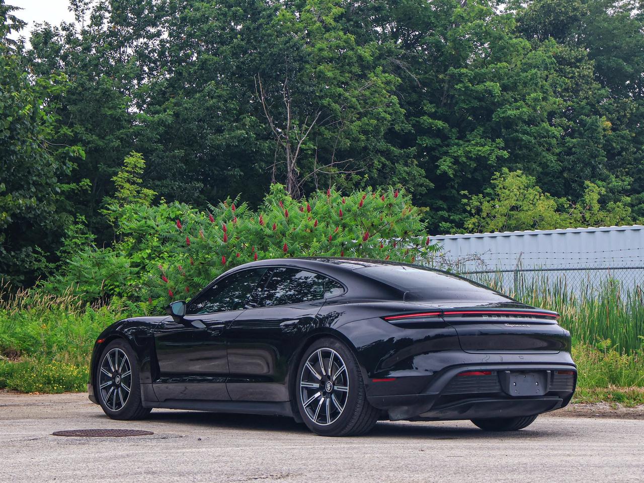 2021 Porsche Taycan 4S Photo