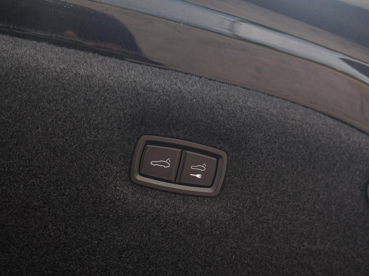 2021 Porsche Taycan 4S Photo