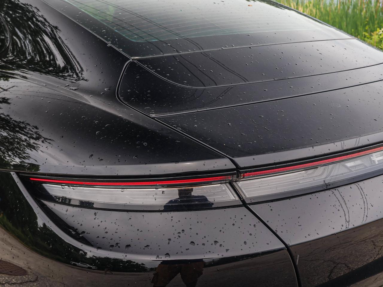 2021 Porsche Taycan 4S Photo