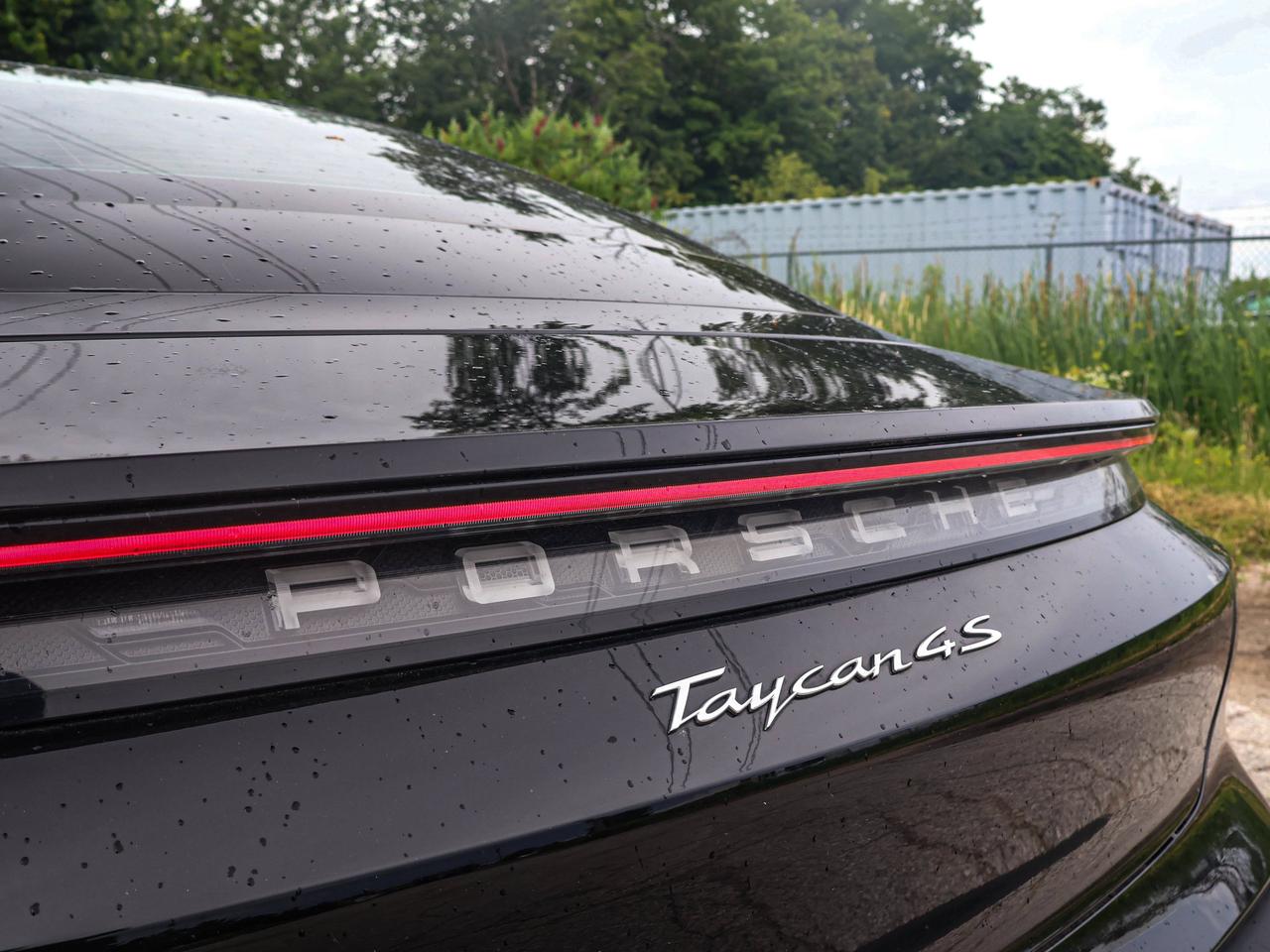 2021 Porsche Taycan 4S Photo