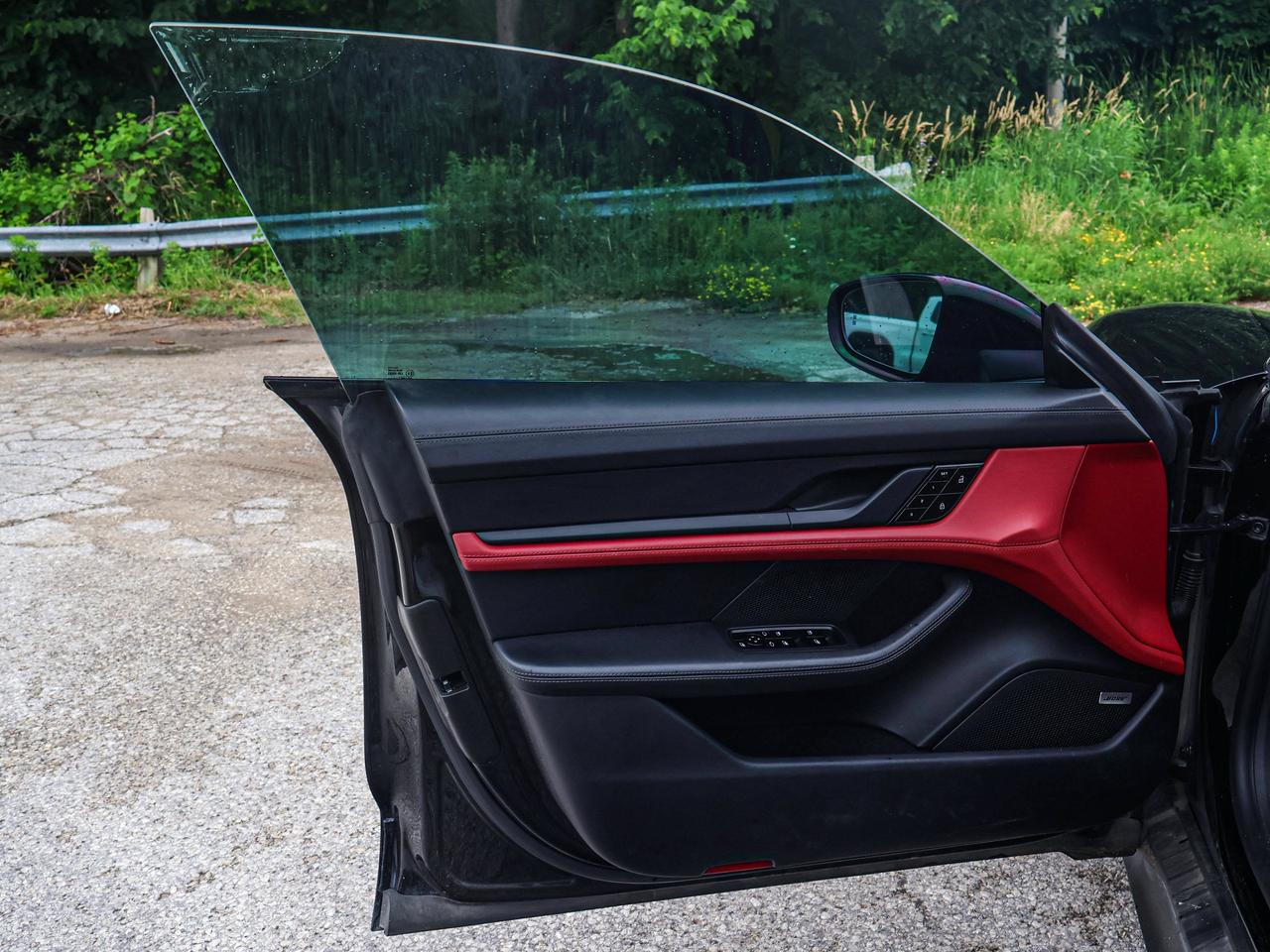 2021 Porsche Taycan 4S Photo
