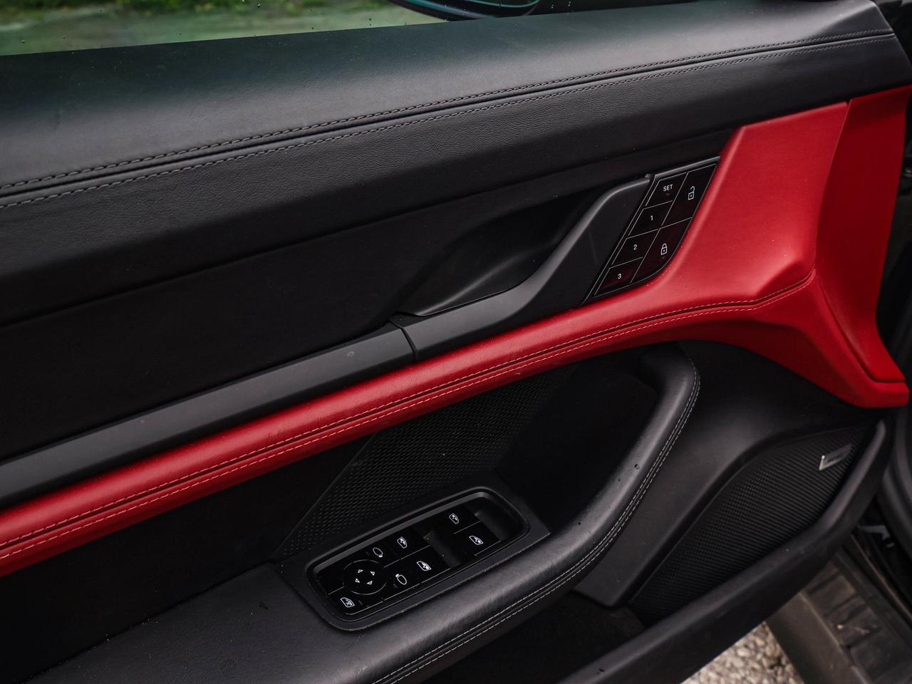 2021 Porsche Taycan 4S Photo