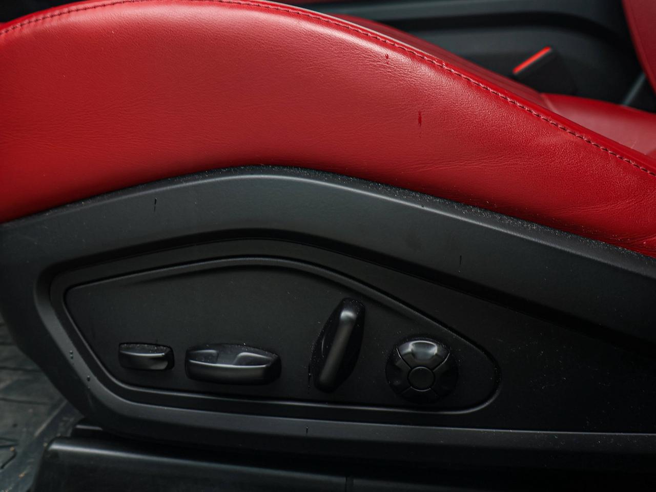 2021 Porsche Taycan 4S Photo