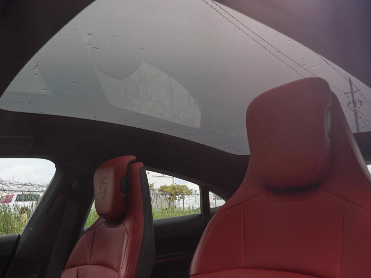 2021 Porsche Taycan 4S Photo