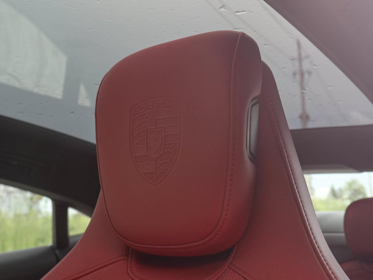 2021 Porsche Taycan 4S Photo