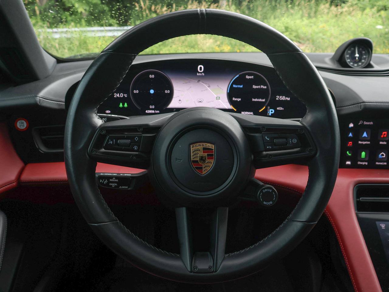 2021 Porsche Taycan 4S Photo